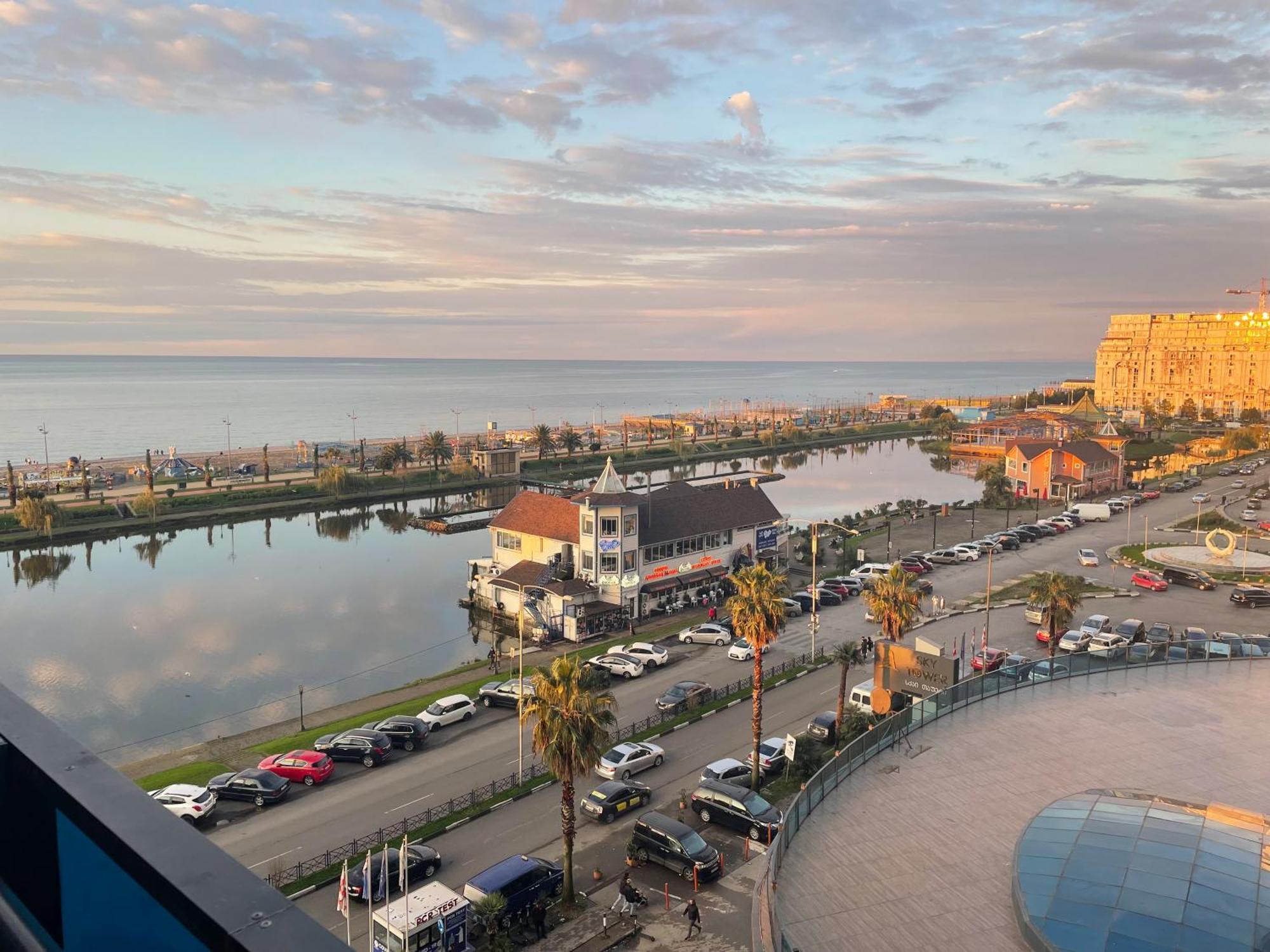 Suites Orbi City Aparthotel Батуми Экстерьер фото